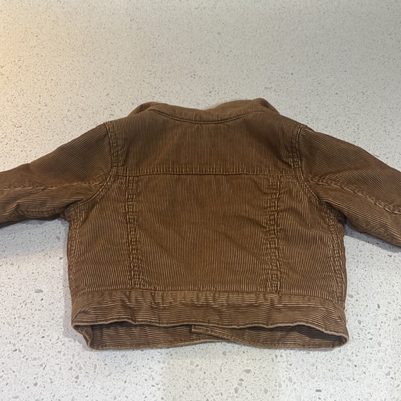 12-18m sherpa lined GAP corduroy jacket - Picture 4 of 4